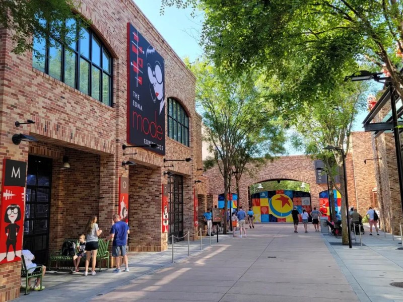 Pixar Plaza (15 Mai&nbsp;2023)